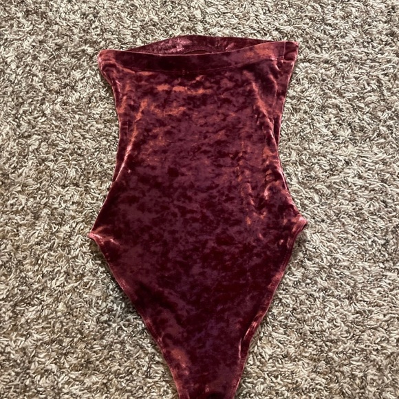 Urban Outfitters Velvet Bodysuit - Picture 3 of 4